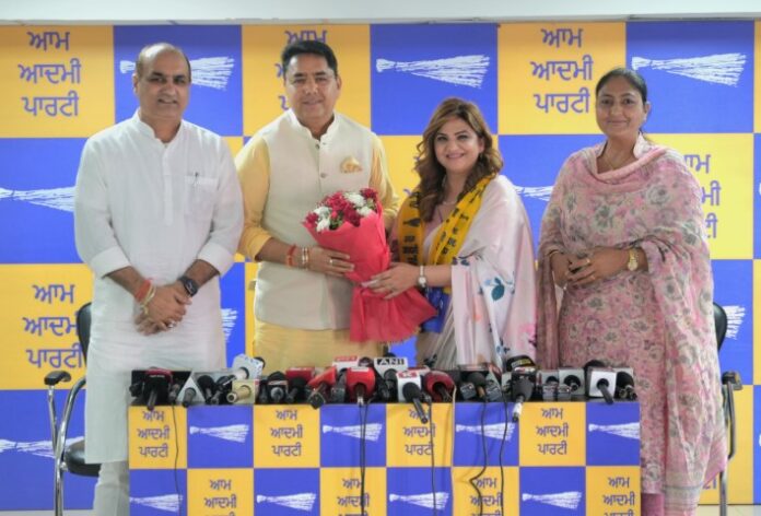 Renowned Entrepreneur & Social Activist Dr. Pooja Singh Joins Aam Aadmi Party