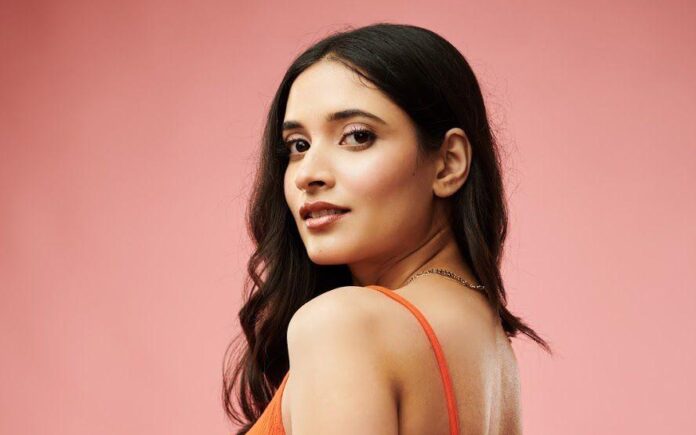 Aishwarya Ojha Age, Family, Husband, Movies, Biography