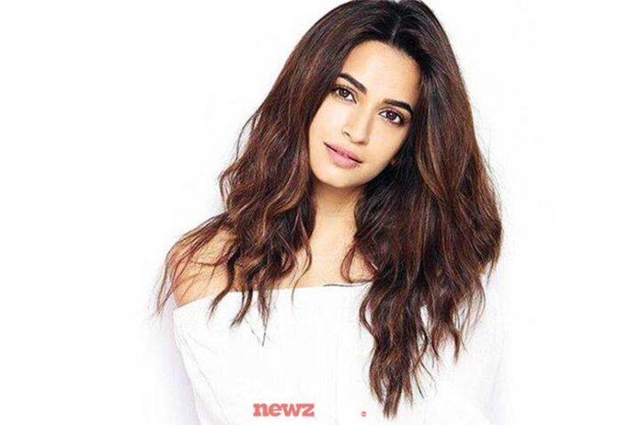 Kriti Kharbanda age, family, husband, movies, biography, wiki