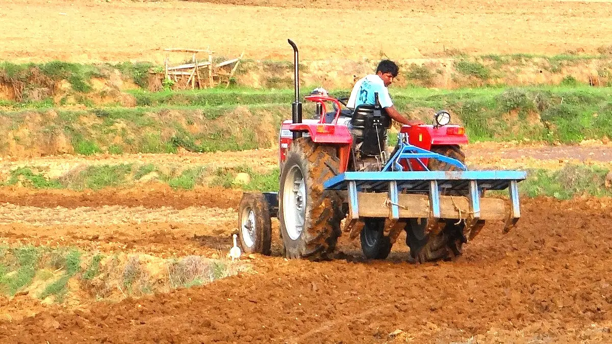 Top 10 Tractor Maintenance Tips for Long-Term Performance