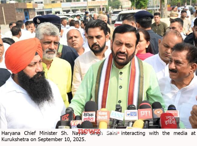 CM Nayab Singh Saini flags off 20 relief material trucks from Pipli grain market for Punjab