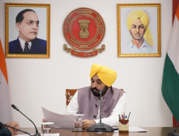 CM Reviews Ongoing Cleanliness, Repair and Relief Efforts in Flood Affected Towns and Cities