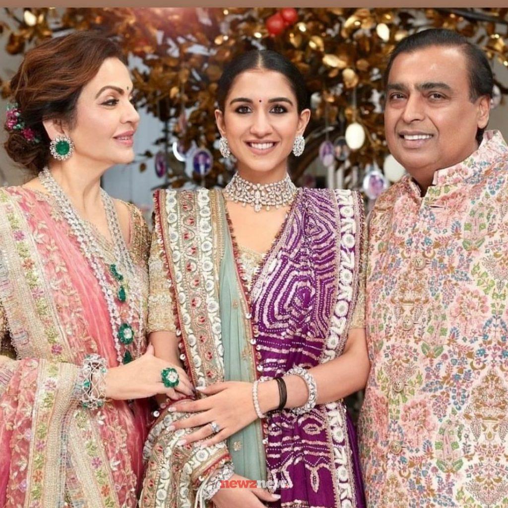  The Ambani Family’s Festive Looks 2025: Fashion, Luxury & Tradition