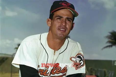 The Gold Glove's Golden Years: What is Luis Aparicio's Net Worth Today? ($3M)
