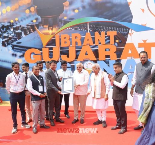Gujarat's iNDEXTb gets Guinness World Records certificate